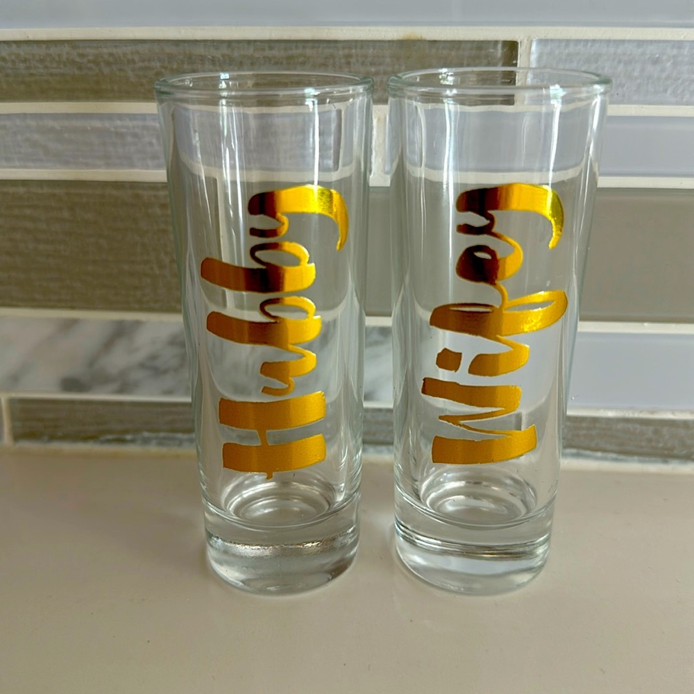 Hubby /Wifey set of two 2 oz each shot glasses